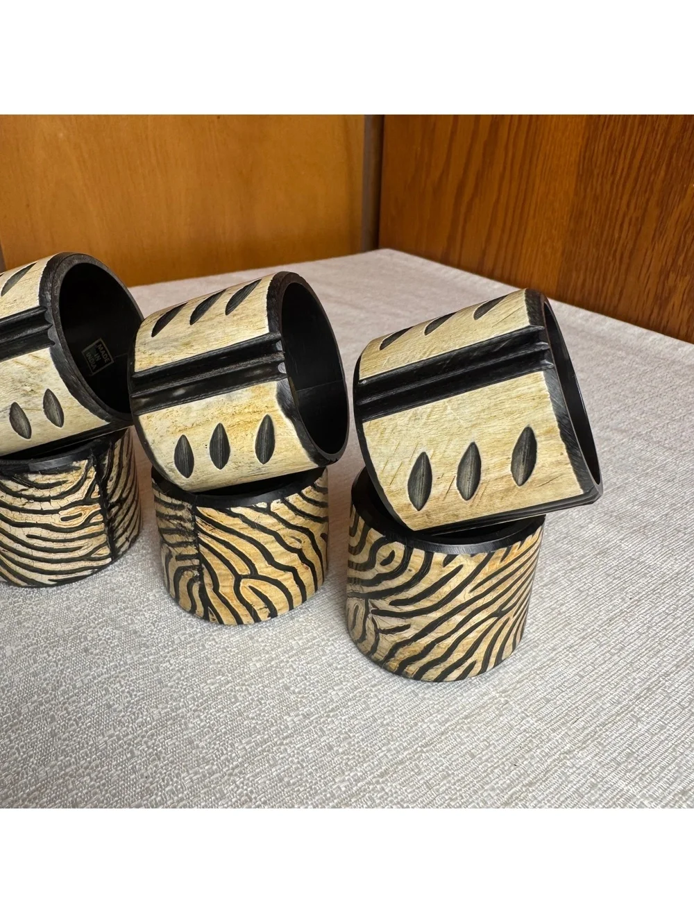Vintage Set Of 8 Resin Napkin Rings Made In India Black Cream Tan